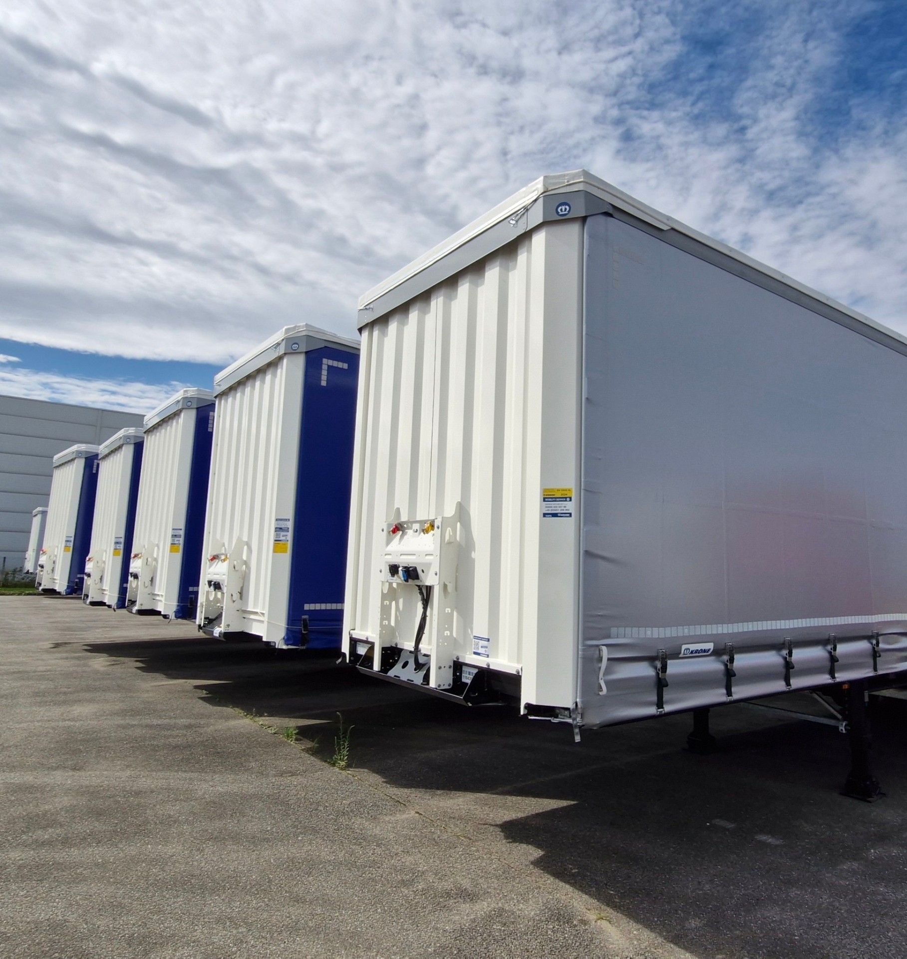 Mercedes-Benz s návěsem Skalak Transport